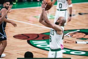 手机游戏门户凯尔特人队季后赛出局，主帅宣布引咎辞职，特别应用.