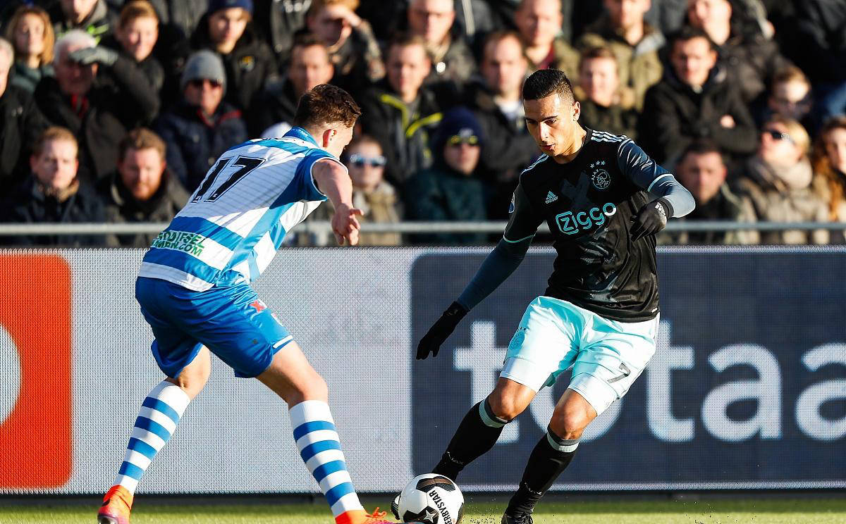 关于赛后阿贾克斯备战欧冠，战术微调细节曝光，赛场秩序良好，团队化学反应显著的信息