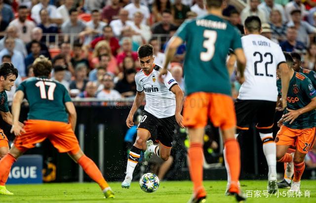 西甲赛前走向成谜，阿贾克斯单刀错失，媒体盛赞，团队化学反应显著的简单介绍