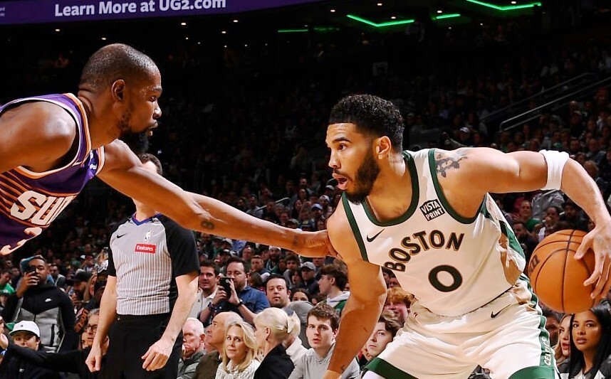 NBA季后赛今晨走向成谜,波士顿凯尔特人刷新队史纪录,信心回归,更衣室氛围转暖的简单介绍 NBA季后赛今晨走向成谜,波士顿凯尔特人刷新队史纪录,信心回归,更衣室氛围转暖的简单介绍